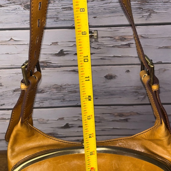 HOBO international tan leather crossbody/shoulder bag. - Picture 11 of 11